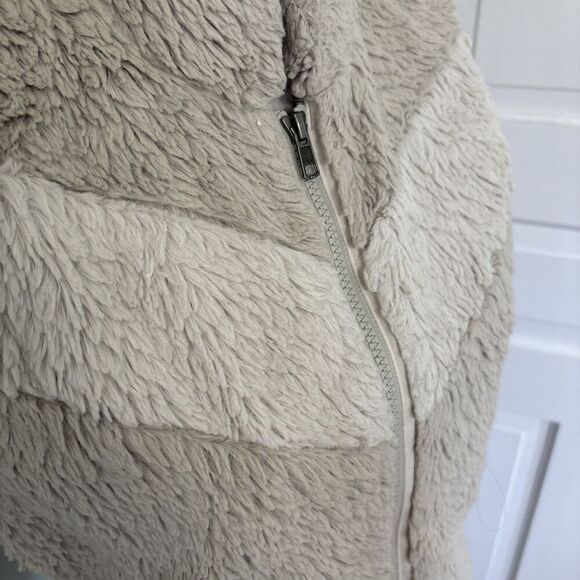 Patagonia Womens Vest Medium Furry Fleece Full Zip Fur Tan Gray Outdoor - Picture 4 of 4
